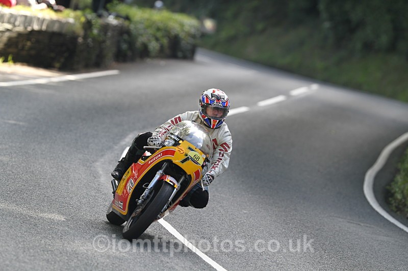 FOM_1113 - Classic TT Lap of honour