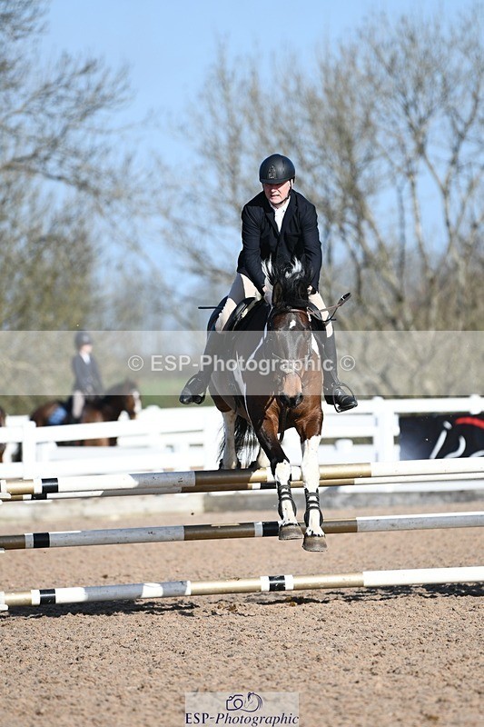 250330-101350-06037 - Cls 32 British Novice and 90cm