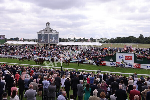 yr17082022r5-42 - Race 5 4.10pm Sky Bet Stayers Stakes