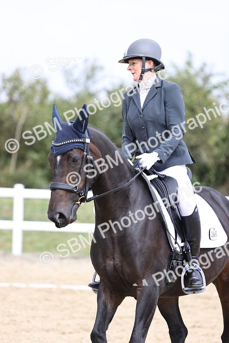 SBM_016912 - Class 14 Novice 23 - 11.53-12.56