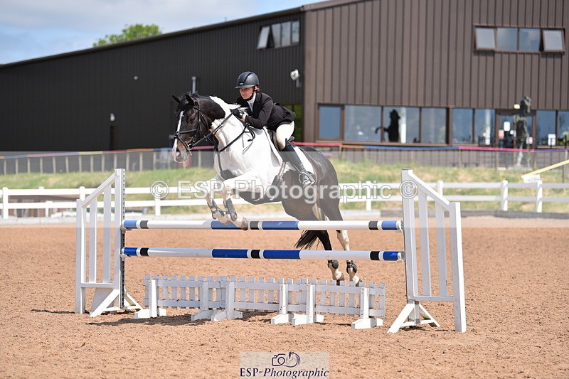 230531A-121916-00262 - Cls 4 Newcomers & 1.10m Open