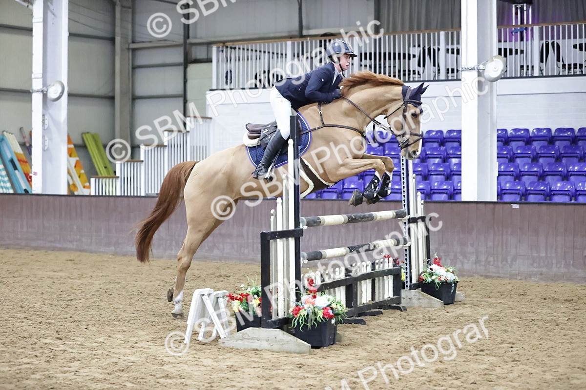 SBM_001190 - Class 4 - Senior Newcomers/ 1.10m Open