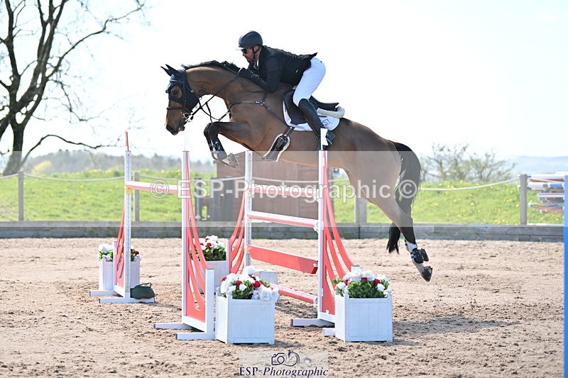 240420A-140226-11587 - Cls 7, 2 Star Medium Tour 1.35m