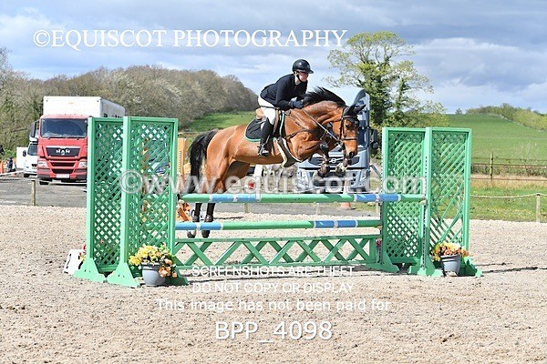 BPP_4098 - CLASS 6 FRI Senior Newcomers/ 1.10m Open