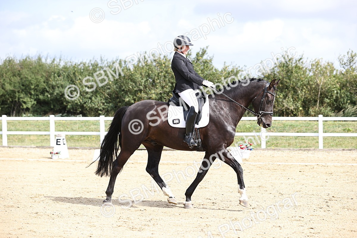 SBM_016122 - Class 14 - Novice 23 - 10.29-11.32