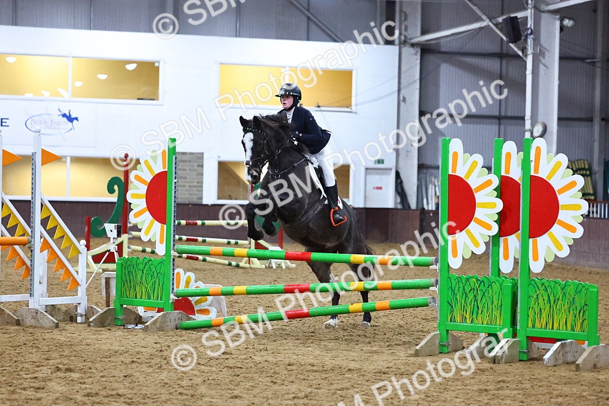 SBM_002835 - Class 6 - Holly & Ivy Stakes - 90cm