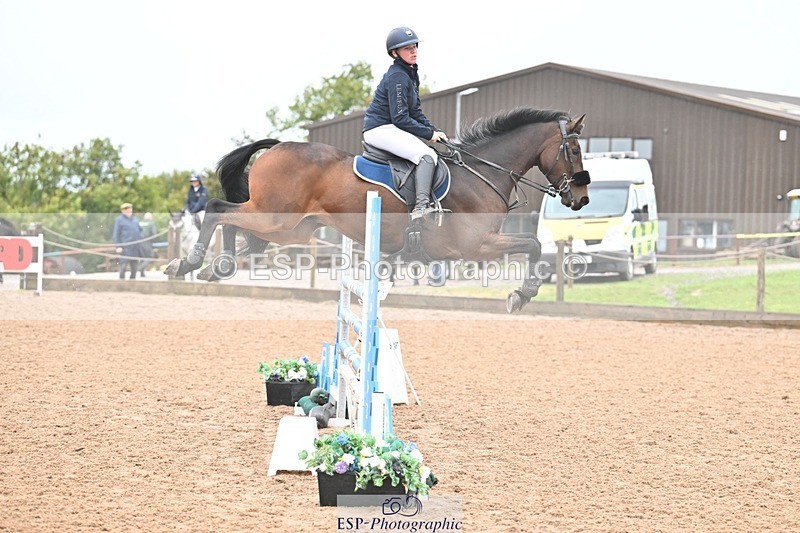 251003-131657-01075 - Cls 3 Foxhunter and 1.20m