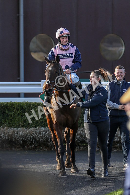 120224-Race 1-Pickanumber-7256 - Race 1