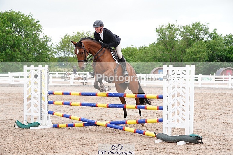 250524-121656-06567 - Cls 21 A&B Snr Disco & 1.00m Open