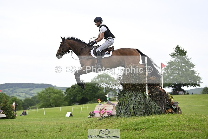 240525-162101-17042 - 241-CLASS_ROMANCE-Jack_Pinkney