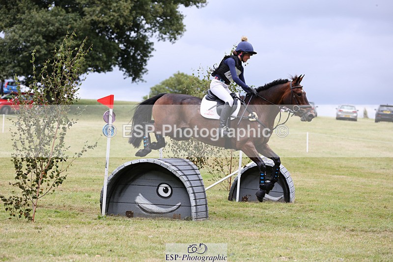 240825X-162021-36472 - 80cm XC 15.30 to 16.30