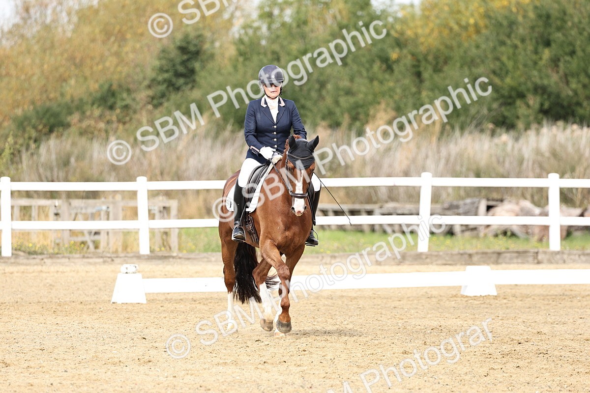 SBM_018225 - Class 16 - Novice 5 - 11.12-12.01