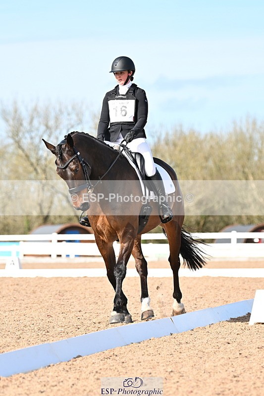 240324A-144619-04096 - Novice 27, 14.30 to 15.25