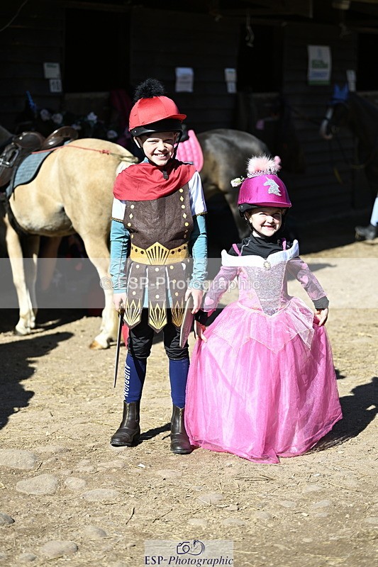 240728B-093901-00083 - Sunday Stable Shots and Fancy Dress