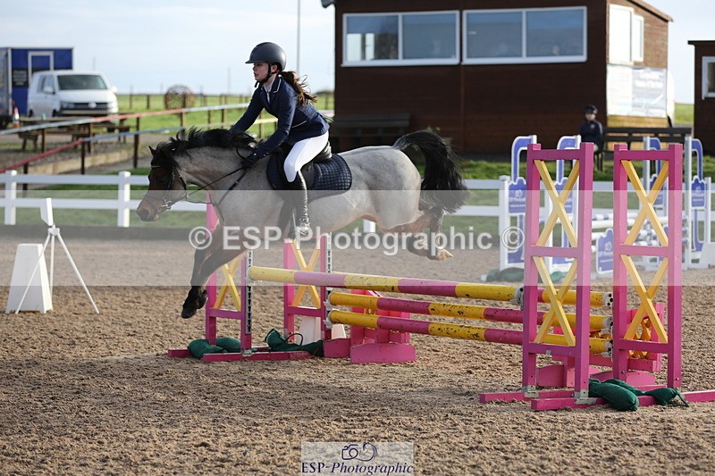 240211A-100021-01690 - Cls 1 Pony Intro 70cm