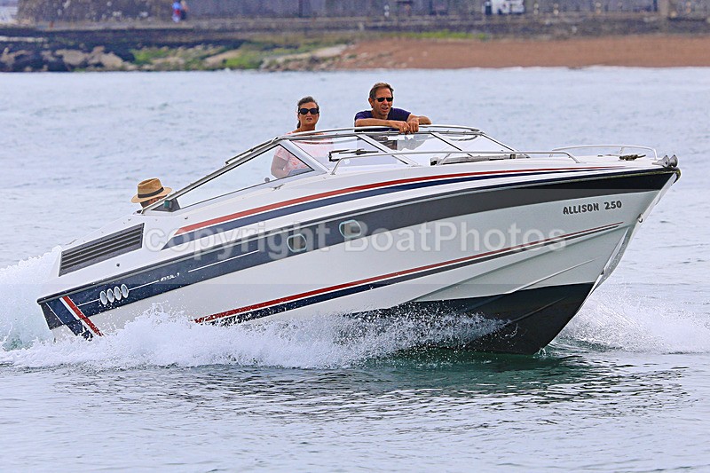 180609 ALLISON 250 - SUNSEEKER 1Y3A4704 - Motorboats - Open