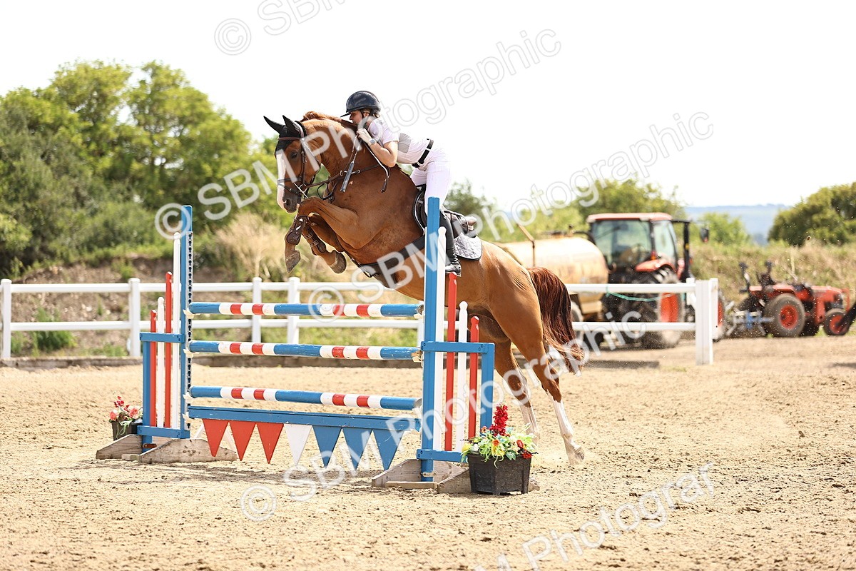 SBM_000676 - Class 15 - Redpost Equestian Senior Foxhunter - 1.20m