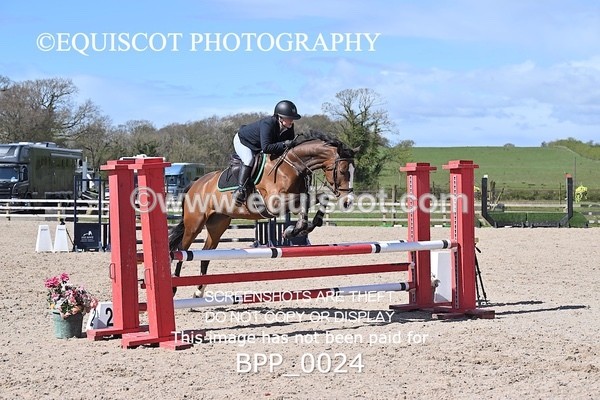 BPP_0024 - CLASS 19 SUN Senior British Novice/ 90cm Open