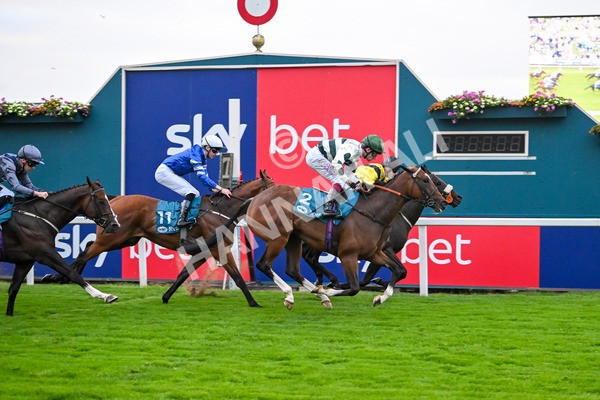 250725-Race 6-Luna A Inbhir Nis-6136 - Race 6 8.23pm Sky Bet Go-Racing-In-Yorkshire Summer Festival Handicap