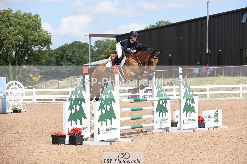 240718A-124559-05227 - Cls 9, 1 Star Bronze Tour 1.10m