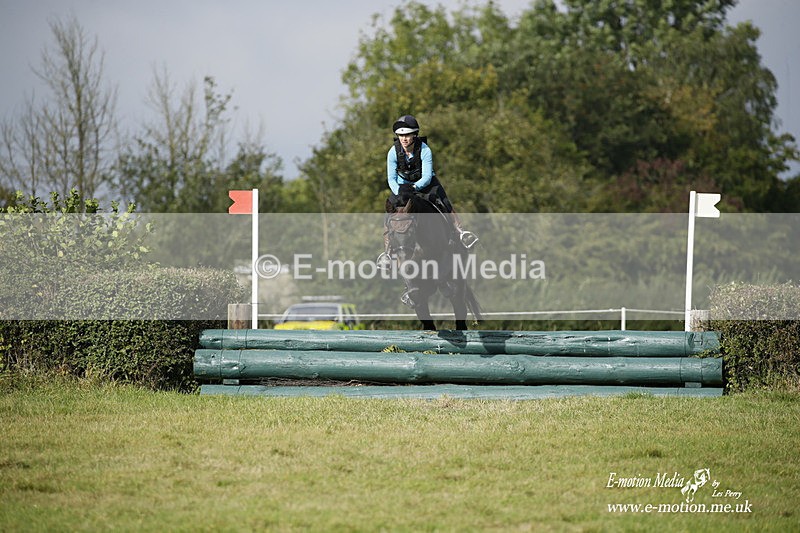  WWHT 171021 2932 - Intermediate (0.90m)  17/10/21