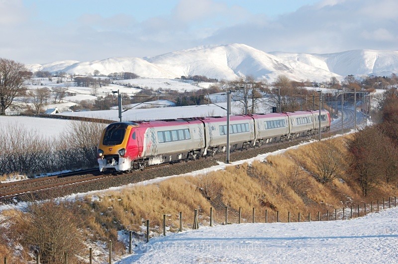 24.12.10 - 221103 Virgin West Coast, Docker - West Coast Main Line (north to south)