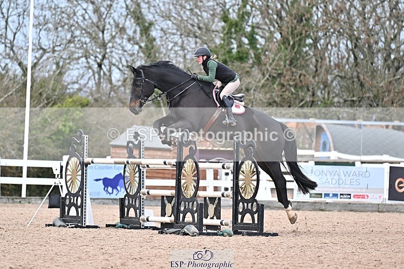 251126-134204-00615 - Cls 5 Foxhunter and 1.20m