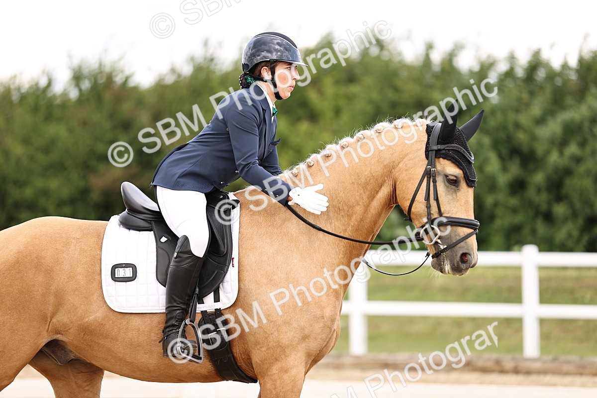 SBM_003011 - Class 2 - Novice 4 - 12.00-13.10