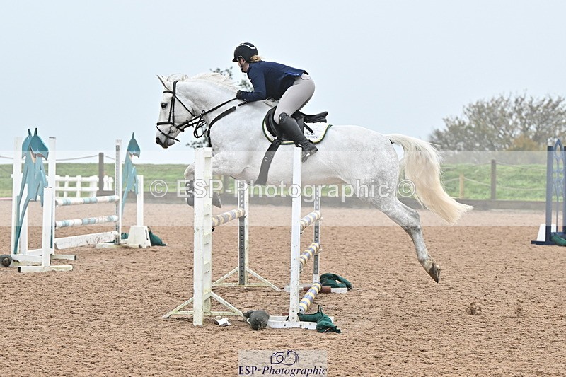 241103A-110357-06871 - SUN Cls 18 British Novice and 90cm Open