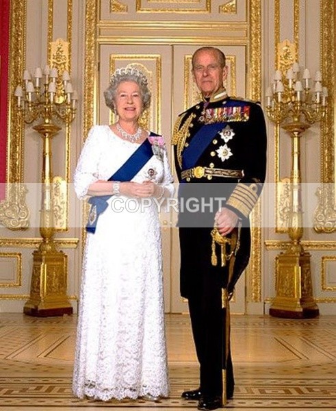 (E-108)  A Regal Couple - English Royals