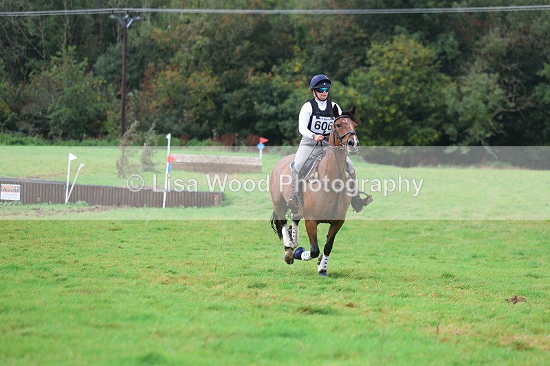 3E7A2133 - Class 6: 90cm +: Box