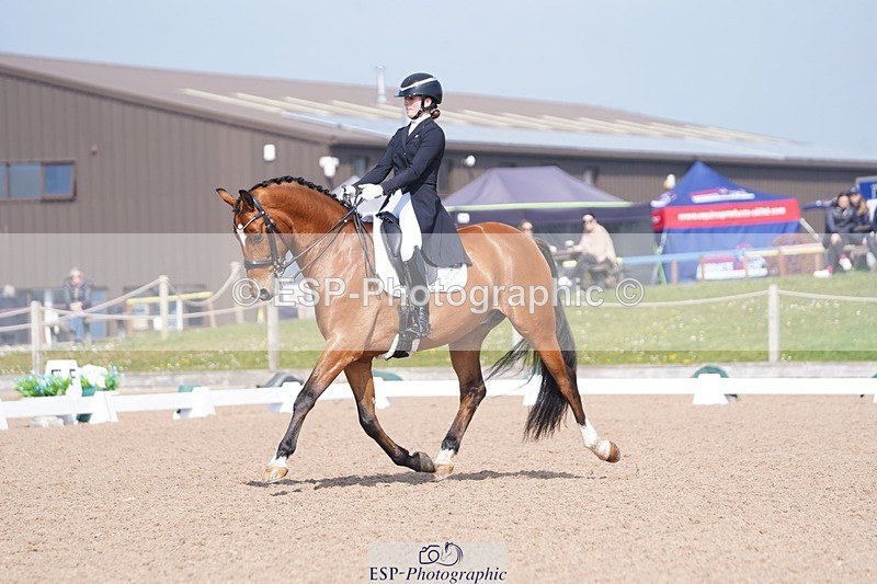 250404-120052-05558 - 010-Jessie.Kirby-As.Well.de.la.Roche.CMF