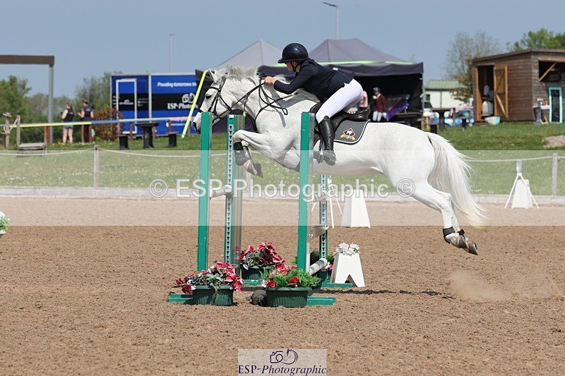 250503-122106-01036 - Cls 9 Pony Foxhunter and 1.10m Open