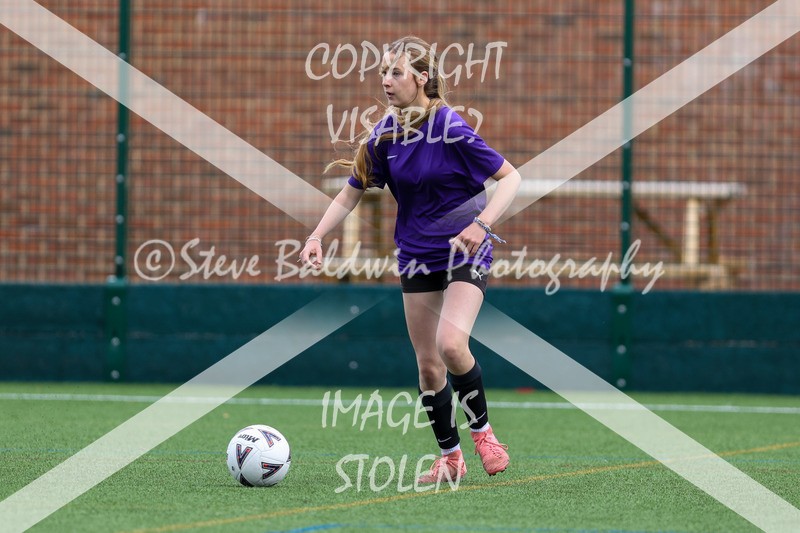 1DX30423 - 2025-09-13 FC Abbey Meads U17 Girls Purple V Cumnors U17 Girls