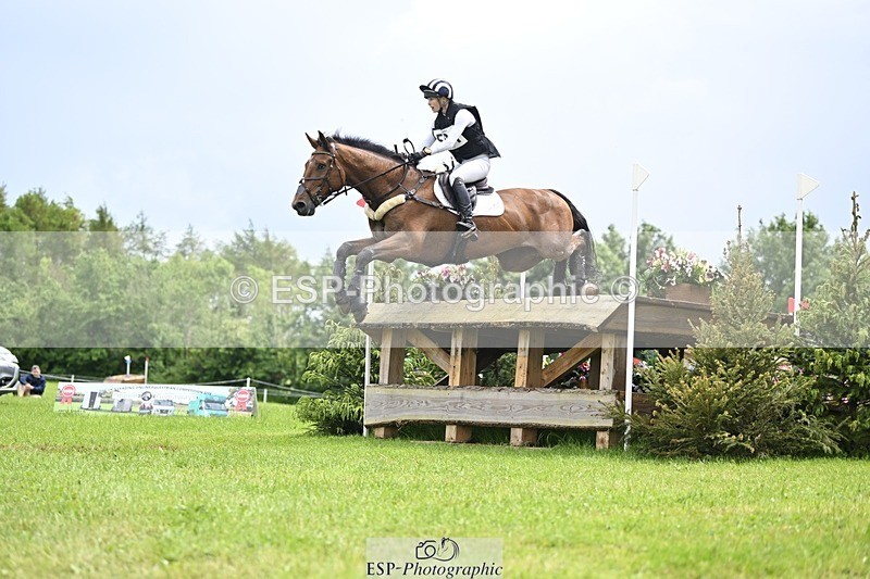 240526-141858-23617 - 501-BRUNO_FG-Edie_Campbell