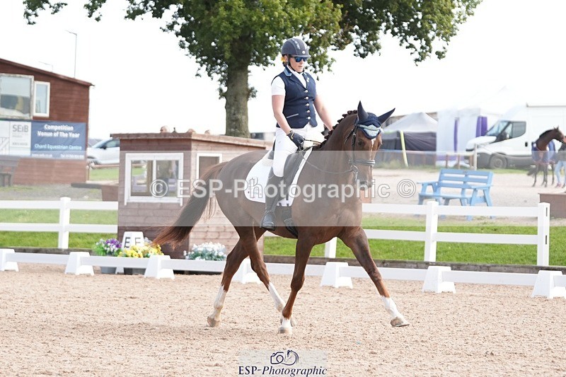 250906-104049-01533 - 006-Verity.PerryVogue