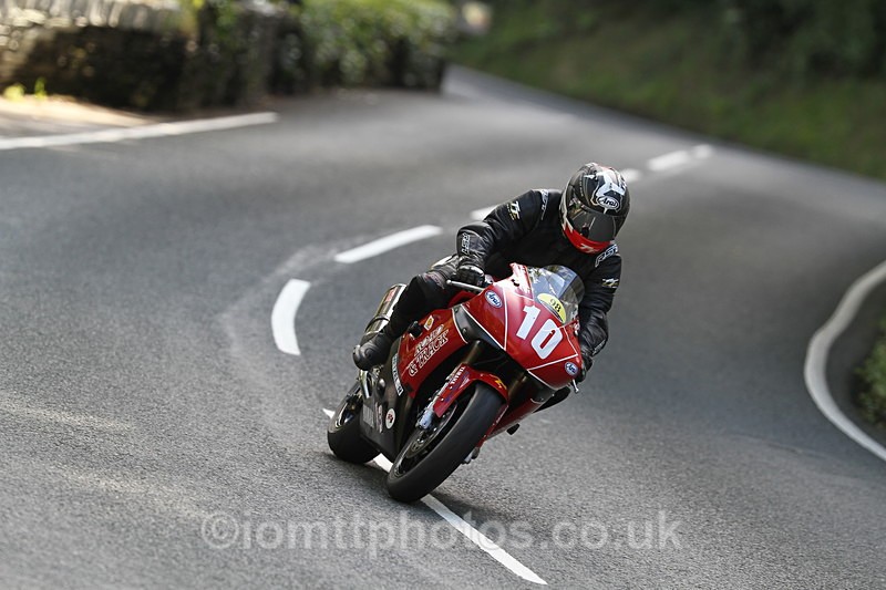 FOM_1163 - Classic TT Lap of honour