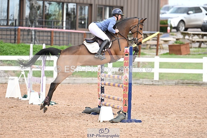 251022-131204-00501 - Cls 4 Snr Newcomers 1.10m