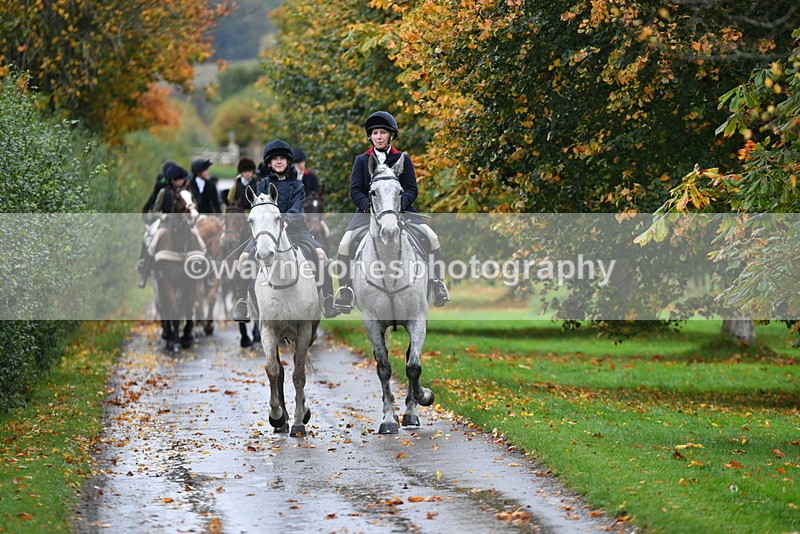 WJ5_6181 - B&B walk back for Hunt Tea !