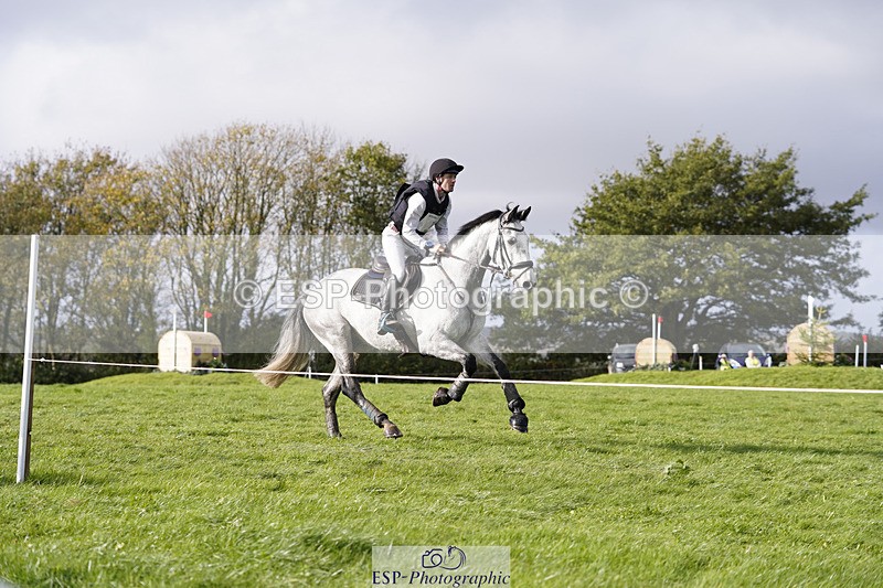 241025-103004-06123 - 001-Cameron.Beer-NEWPORTS.DEFINITELY.UNTOUCHABLE