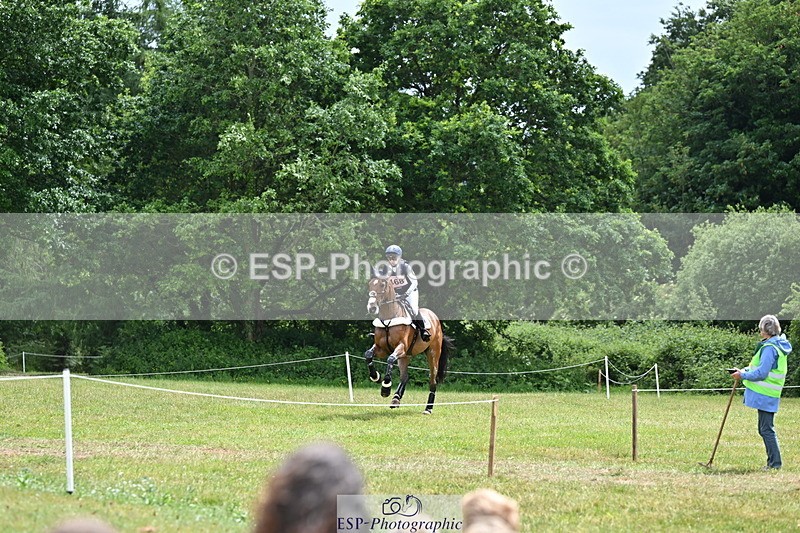 250525A-142727-16471 - D-468-Laura.Collett-LONDON.52