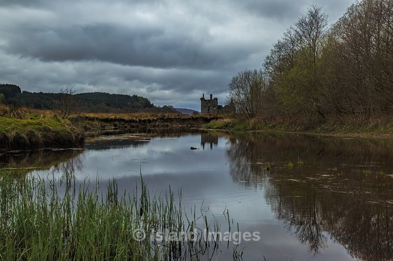 A stunning capture of Kilchurn Castle on an overcast day. - Kilchurn Castle