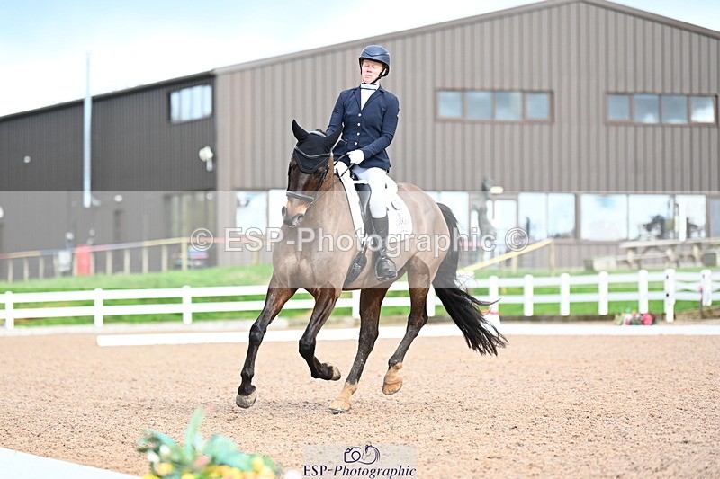 240218A-122025-07255 - 161-Katie.Warner-Active.Nuvalari