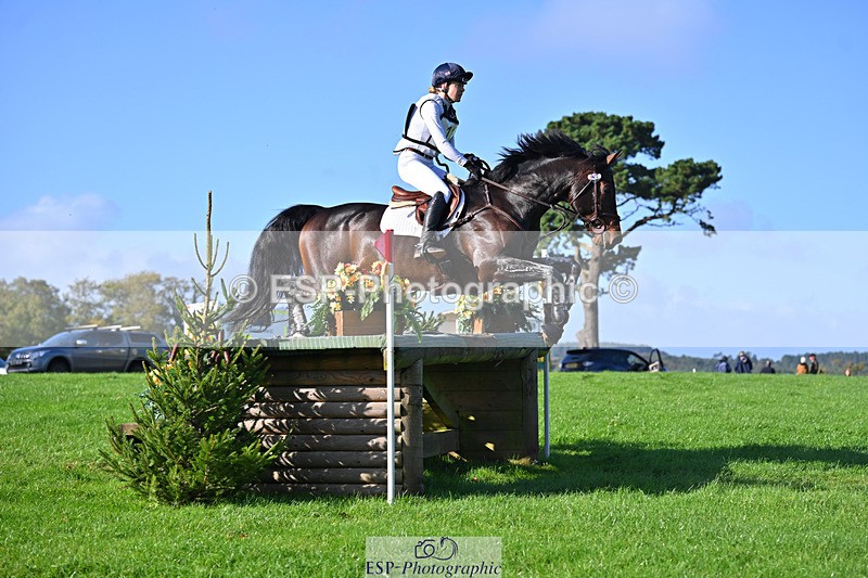 241025-111228-06677 - 012-Mollie.Summerland-SKITTEL.D'EKWI