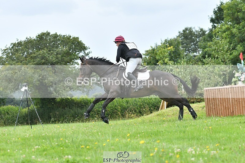 240803-105202-01414 - 110-Lizzie_Luxton-KILCARNA_BARNEY