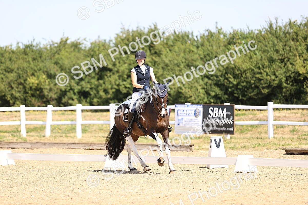 SBM_009411 - Novice 5 - 9.50-10.53