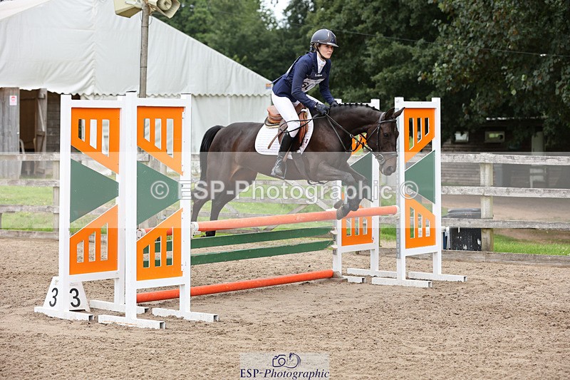 240804-143436-15957 - 605-Xanthe_Baylis-TULLIBARDS_HERSELF