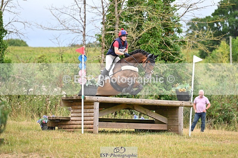 250803A-123502-13439 - M-554-Lucy.Henretty-Lee-AMANDI.VIVENDI