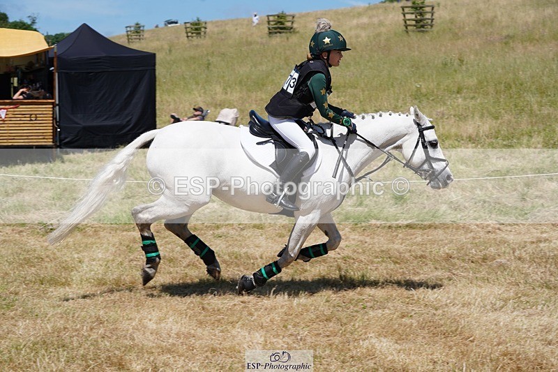 240629X-144044-3266 - 173-Nancy_Mort-BUNNY_TWO_TWIRLS