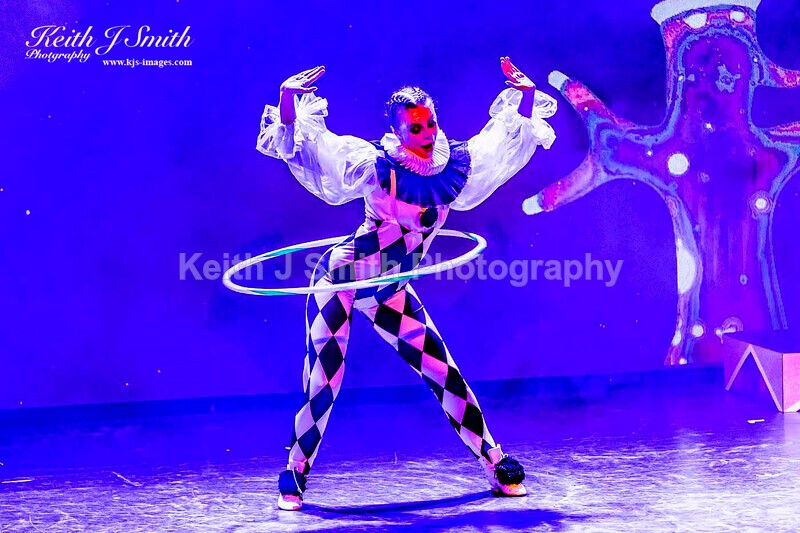 7KJS1327 - Ambition show team